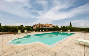 Amazing home in Tolentino with Outdoor swimming pool, WiFi and 11 Bedrooms Tolentino